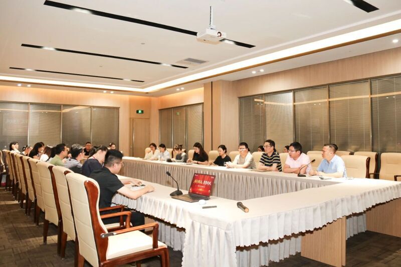 砺行致远 聚势突破！星空娱乐2025年中会议圆满举行